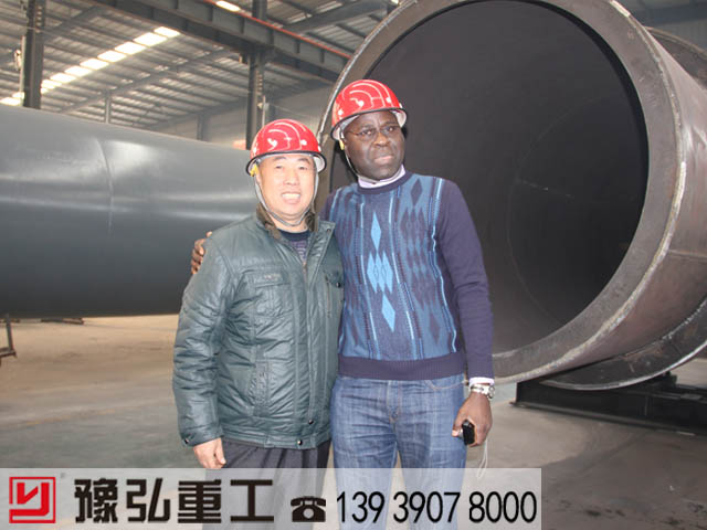 與選購客戶合影 與選購客戶合影